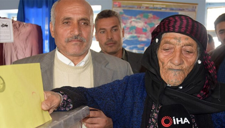 Türkiye’nin en yaşlı kadınıydı: 131 yaşında hayatını kaybetti