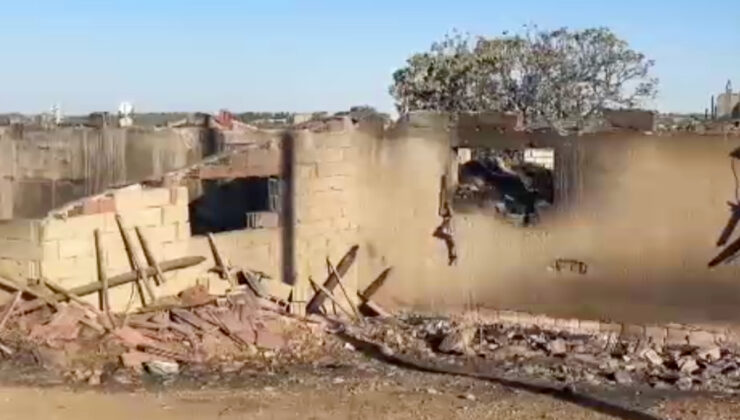 Uşak’ta meşelik alan ve ormanda çıkan yangınlar kontrol altına alındı