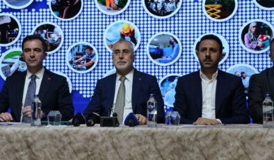 Vedat Işıkhan: Bürokratik engelleri azaltmak için var gücümüzle çalışıyoruz