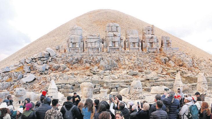 Yerli turist yurt içinde 76.4 milyar TL harcadı