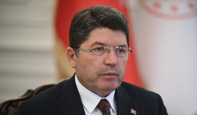 Yılmaz Tunç: Hukuk fakültelerine yalnızca ilk 100 bine giren adaylar kabul edilecek