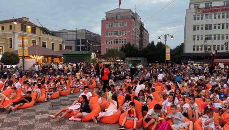 Bulvar AVM’de Açık Hava Sinema Günleri Samsunluların İlgi Odağı Oldu