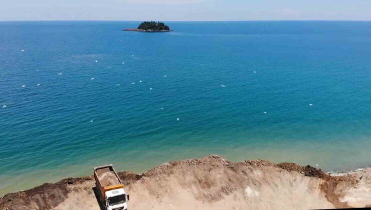 Giresun Adası karşısındaki çöplük çevreyi tehdit ediyor