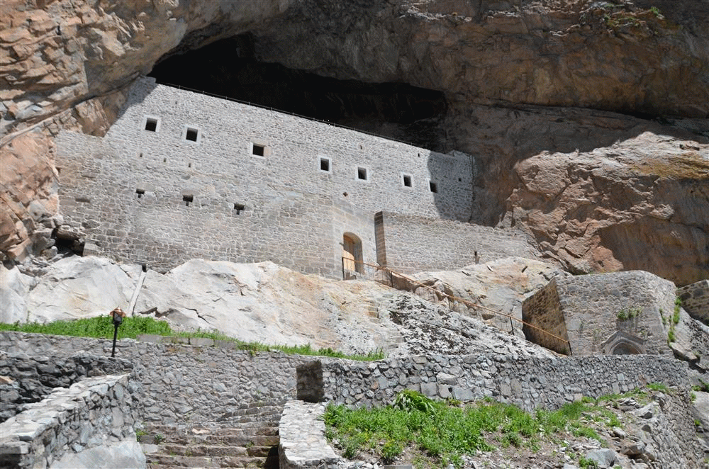 Şebinkarahisar Meryemana Manastırı