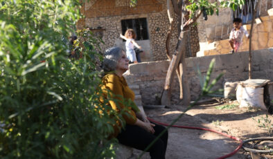 Afrin’e dönüşler başladı: Yıllardır evlerine dönemeyen aileler mutlu