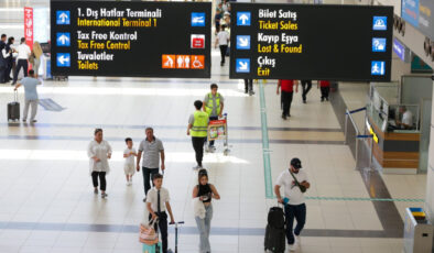 Antalya turizmde rekor tazeledi: Bir günde 105 bin turist geldi