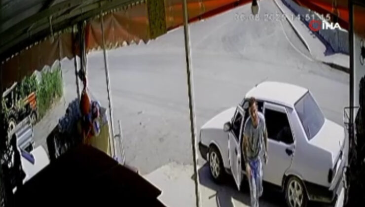 Antalya’da el frenini çekmeyi unutan sürücü, kaçan otomobilinin peşinden koştu