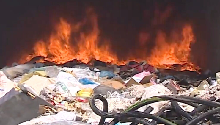 Buca’da toplanmayan çöplerin olduğu alanda yangın