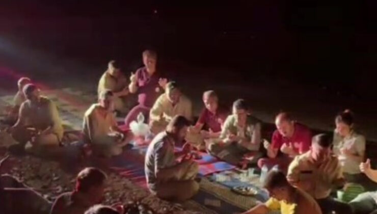 Bursa’da yangınlarla mücadele eden ekipler her akşam yemeğinden sonra dua ediyor