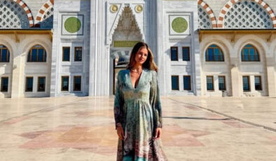 China Suarez’den Çamlıca Camii’ne ziyaret