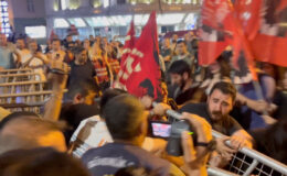 CHP Beyoğlu’nda miting yaptı, eylemciler polise saldırdı