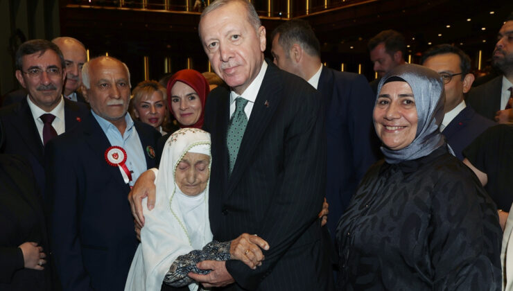 Cumhurbaşkanı Erdoğan, 93 yaşındaki Şefika nineyle bir araya geldi
