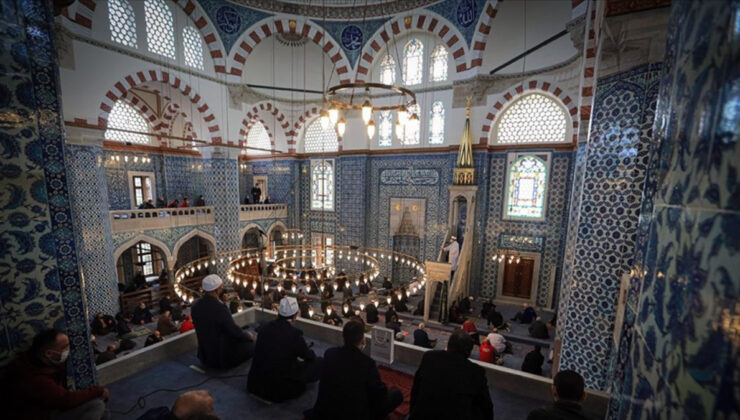 Diyanet’in bu haftaki hutbesi tatilcilere