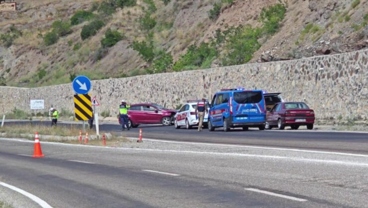 Erzurum’da kontrolden çıkan otomobil duvara çarptı