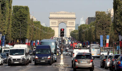 Fransa’da verilen hız cezası, eşini doğuma yetiştirmeye çalıştığı için iptal edildi