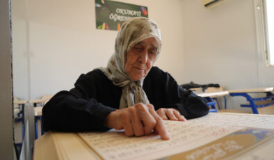 Gaziantep’te 87 yaşında Kur’an-ı Kerim okumayı öğrendi