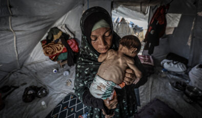 Gazze’de açlıktan ölenlerin sayısı artıyor