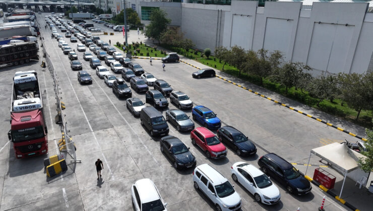 Gurbetçilerin buruk geri dönüş yolculuğu sürüyor