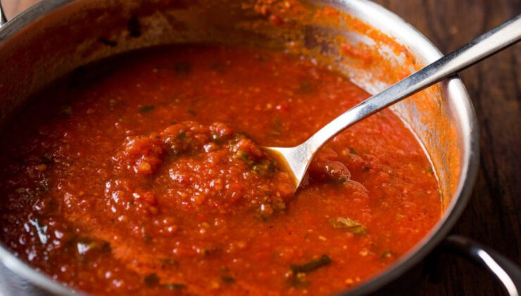 İtalyanlar bu yöntemi kullanıyor: İnanılmaz domates sosu…