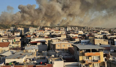 İzmir’deki Buca yangını tamamen kontrol altına alındı