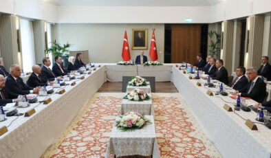 Kabine Ahlat’ta toplandı