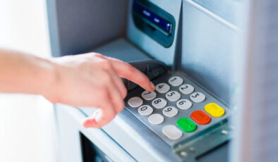 Kimse bilmiyor! ATM’lerde bulunan sarı tuş bakın ne işe yarıyormuş…