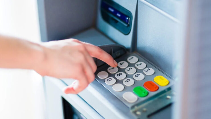 Kimse bilmiyor! ATM’lerde bulunan sarı tuş bakın ne işe yarıyormuş…