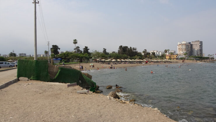 Mersin’de CHP’li belediyenin girişi ücretli hale getirdiği halk plajında gerginlik