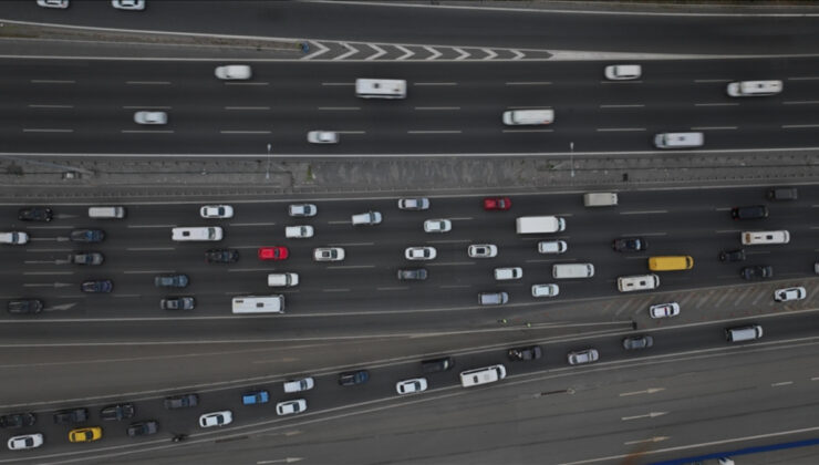 Otomobil ve hafif ticari araç pazarı ocak-temmuz döneminde yüzde 6,5 yükseldi