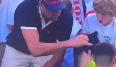 Polonyalı CEO, tenisçinin imzaladığı şapkayı çocuktan çaldı