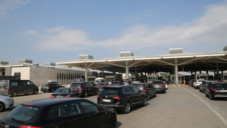 Sınır kapılarında önlemler alındı: Gurbetçilerin geçişi hızlandı