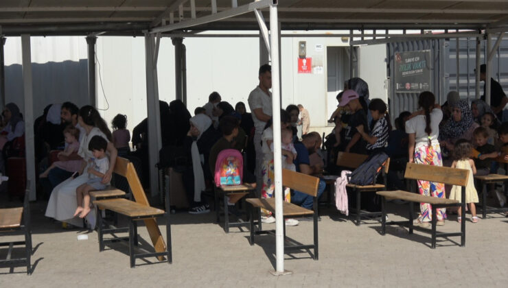 Suriyelilerin ülkelerine gönüllü dönüşü sürüyor