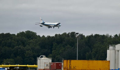 Trump, Putin ile görüşme yapacağı Alaska’ya ulaştı