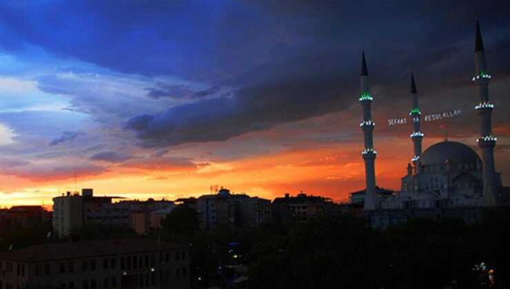 3 Eylül 2025 iftar saat kaçta? Mevlid Kandili iftar vakitleri: İstanbul, Ankara, İzmir…
