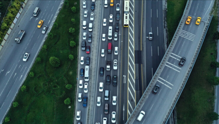 Ağustos ayında trafiğe 215 bin 130 aracın kaydı yapıldı