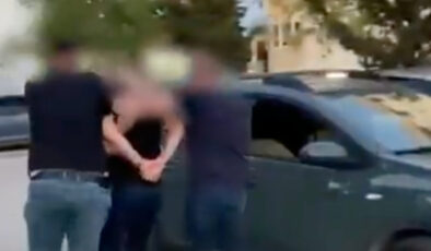 Ali Yerlikaya ‘gereği yapıldı’ diyerek duyurdu: Babaya tokat atan şüpheli yakalandı