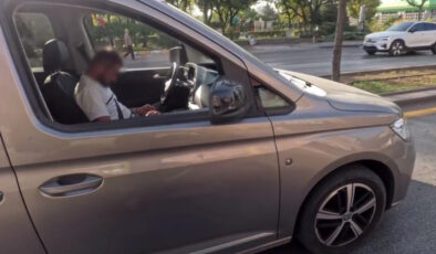 Ankara’da aracında uyuyan sürücü trafiğe neden oldu