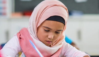 Avusturya’da hükümet, 14 yaş altındakiler için okullarda başörtüsü yasağı konusunda anlaştı