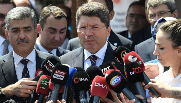 Bakan Tunç duyurdu: CHP İl Başkanlığı önündeki olaylara soruşturma