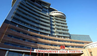 CHP MYK Özgür Özel başkanlığında olağanüstü toplanıyor
