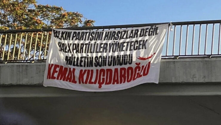 CHP’nin Kadıköy mitingi öncesi alana ‘Kılıçdaroğlu’ pankartı asıldı