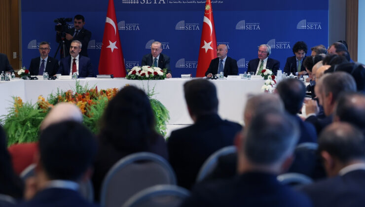 Cumhurbaşkanı Erdoğan düşünce kuruluşu temsilcileriyle bir araya geldi