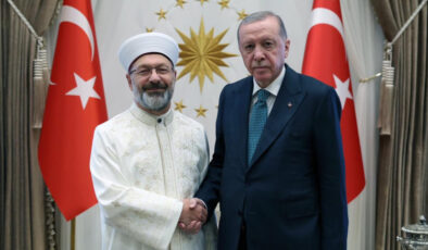 Cumhurbaşkanı Erdoğan, eski Diyanet İşleri Başkanı Erbaş’ı kabul etti