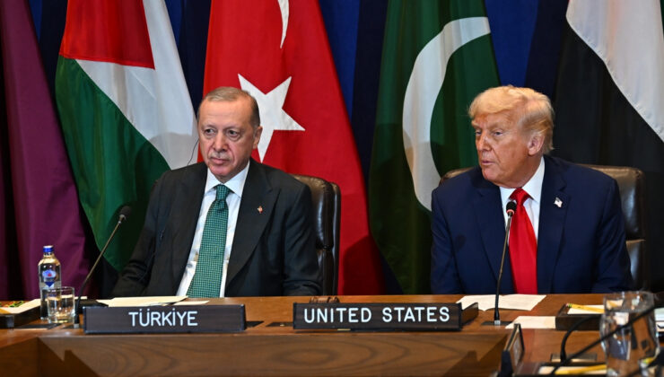 Cumhurbaşkanı Erdoğan, Gazze toplantısında Trump ile yan yana oturdu