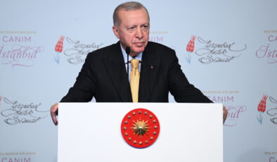 Cumhurbaşkanı Erdoğan, Necip Fazıl Kısakürek’in ‘Canım İstanbul’ şiirini okudu