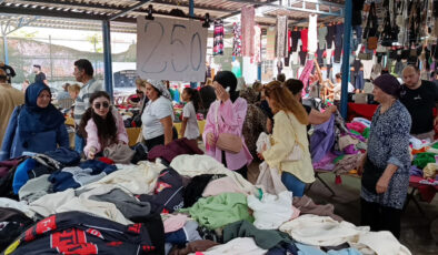 Edirne’de sınır kapılarında gurbetçi yoğunluğu bitti: Bulgar turistler yeniden alışverişe başladı
