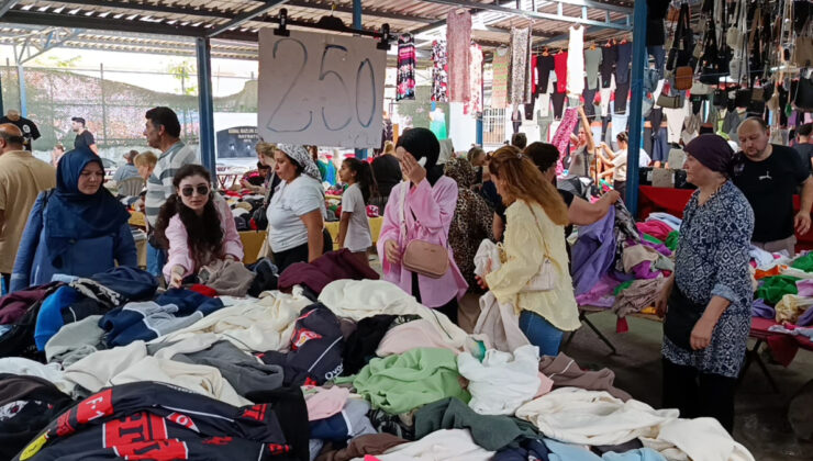 Edirne’de sınır kapılarında gurbetçi yoğunluğu bitti: Bulgar turistler yeniden alışverişe başladı