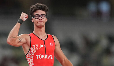 Ersu Şaşma, finale çıktı