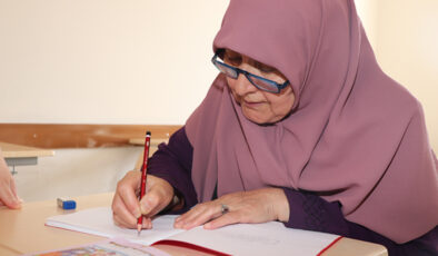 Erzurum’da okuma yazma bilmediği için kaybolan Nimet Nine, artık rahatça geziyor