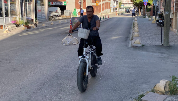 Eskişehir’de elektrikli bisiklet ile servis yapan çaycı